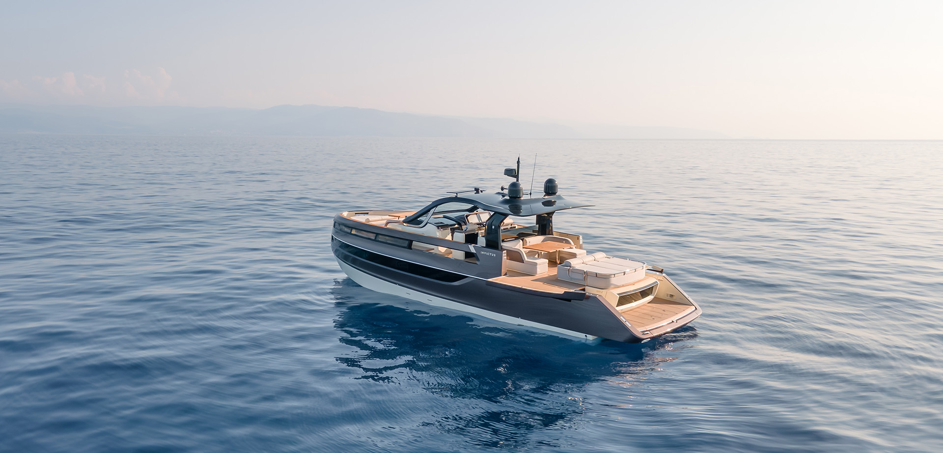 Invictus Yacht - TT550